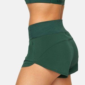 Hudson 4" Shorts in Evergreen Outdoor Voices (XS)